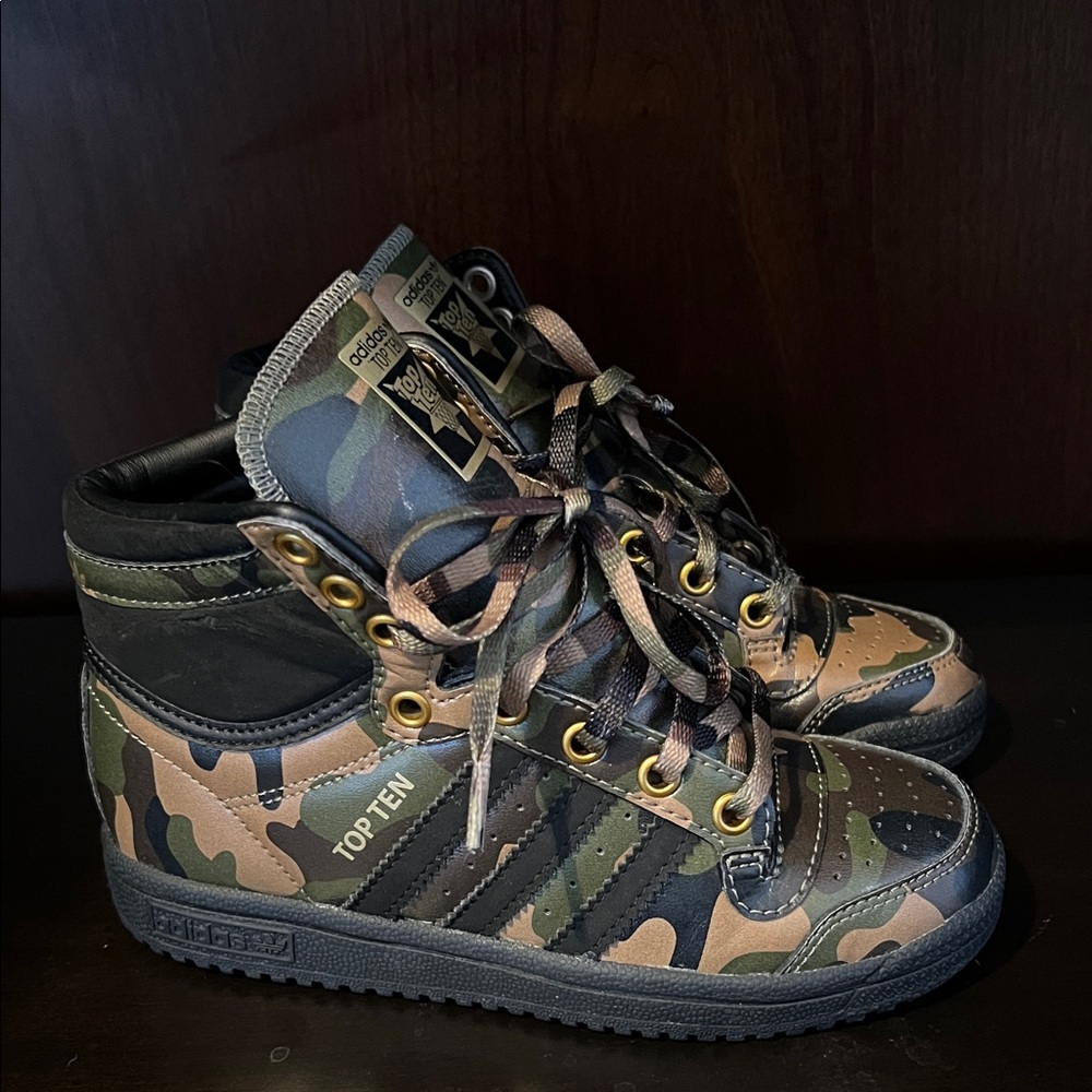 Adidas top 10 camo high top youth size 12 K sample model. Very rare!